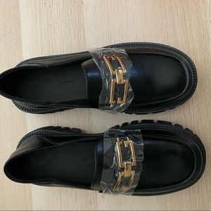 Lattelier Black Loafers